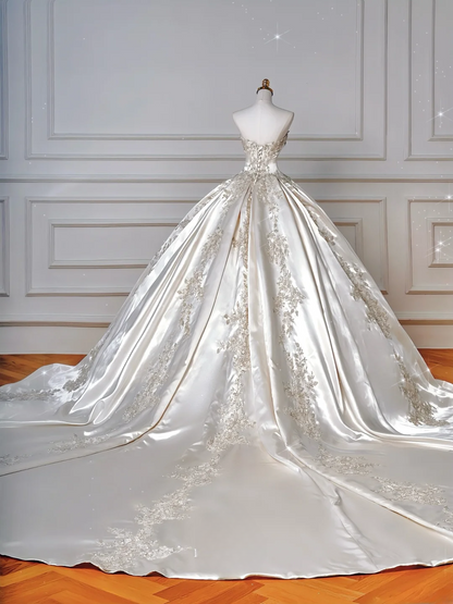 Robes de mariée Princesse Conte de fées Robe de bal Bustier Appliques Satin Perles Traîne balayée Corsage Robe de mariée Robes de mariée MP052