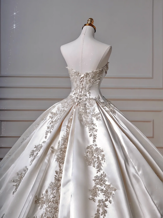 Wedding Dresses Fairytale Princesses Ball Gown Strapless Appliques Satin With Beads Sweep Train Bodice Bridal Gown Wedding Dresses MP052