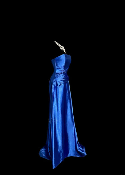 Elegantes Meerjungfrauen-Abendkleid Trägerlos Königsblau mit Falten Ärmellos Bodenlang MP641