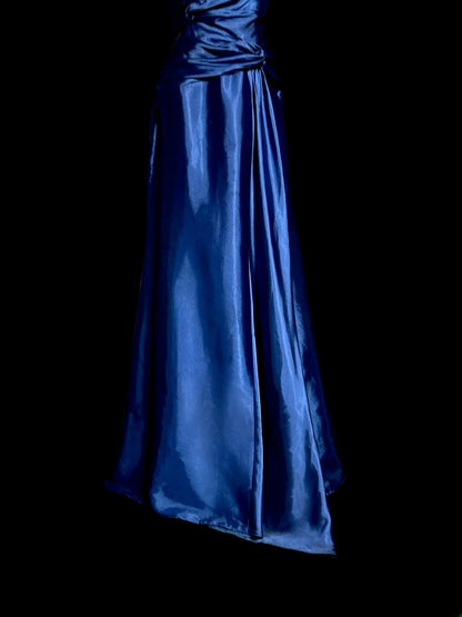 Elegantes Meerjungfrauen-Abendkleid Trägerlos Königsblau mit Falten Ärmellos Bodenlang MP641
