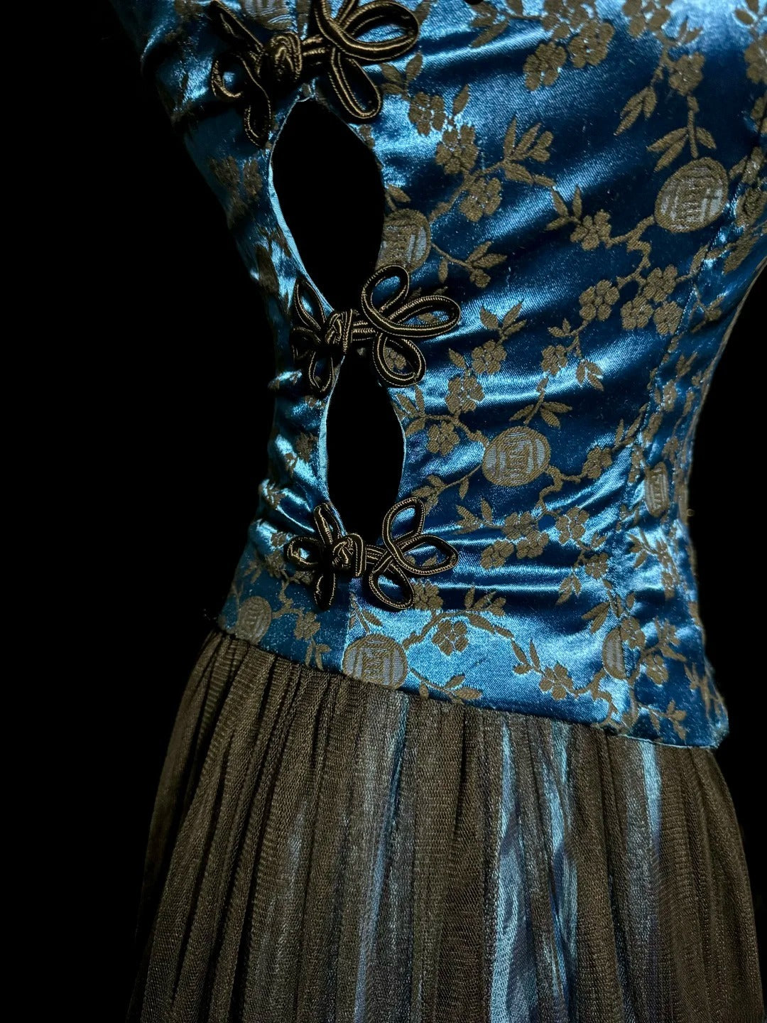 Élégante Robe de Bal Longue Bleu Royal Coupe Droite à Fines Bretelles Brodée Sans Manches MP646