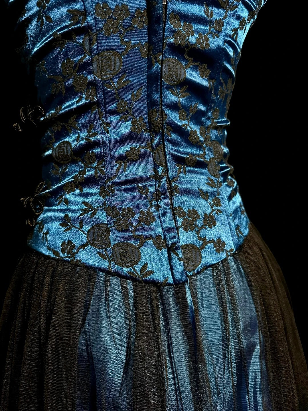 Élégante Robe de Bal Longue Bleu Royal Coupe Droite à Fines Bretelles Brodée Sans Manches MP646