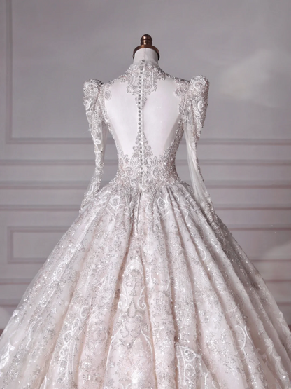 Robes de mariée Robes de bal de princesse de conte de fées Col en V Manches longues Appliques Tulle avec perles Traîne Balayage Robe de mariée MP061