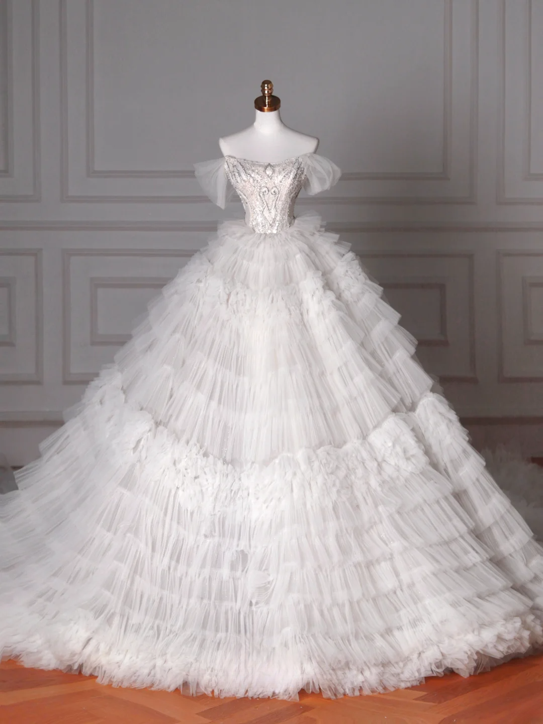 Wedding Dresses Fairytale Princesses Ball Gown Off The Shoulder Short Sleeves Tulle With Beadings Sweep Train Bridal Gown Wedding Dresses MP062