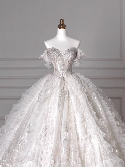 Robes de mariée de luxe Robes de bal princesse féérique Épaules dénudées Manches courtes Tulle à volants superposés Traîne Robes de mariée MP063