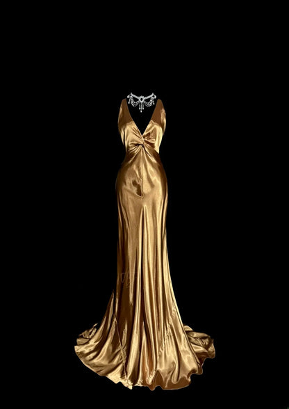 Elegantes Meerjungfrauen-Abendkleid aus Satin mit Neckholder, V-Ausschnitt, rückenfrei und plissiert, MP655