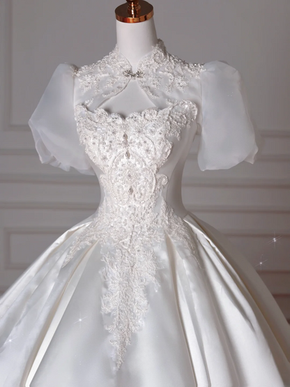 Robe de bal bustier en satin avec tulle Manches courtes Dentelle Blanc Traîne de balayage Robes de mariée de princesse MP067