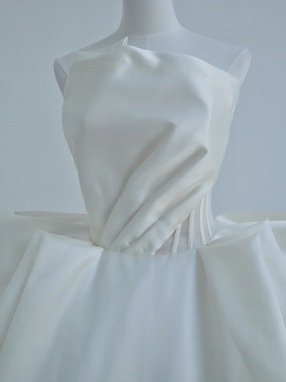 Robe de Bal Simple Bustier Satin Blanc Froncé Longueur Ras du Sol Robes de Mariée Princesse MP070
