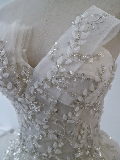 Robe de bal classique bustier en tulle blanc avec perles argentées traîne cour de mariage robes de mariée de princesse MP071