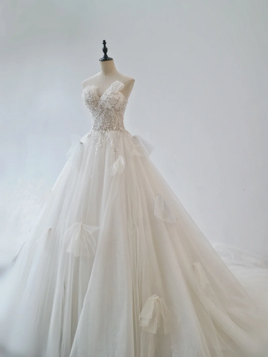 Classic Ball Gown Strapless White Tulle With Silver Beaded Court Train Princess Bridal Gowns Wedding Dresses MP071