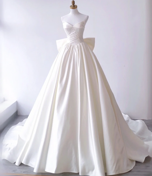 Classic Ball Gown Sweetheart White Satin With Bow-knot Court Train Princess Bridal Gowns Wedding Dresses MP072