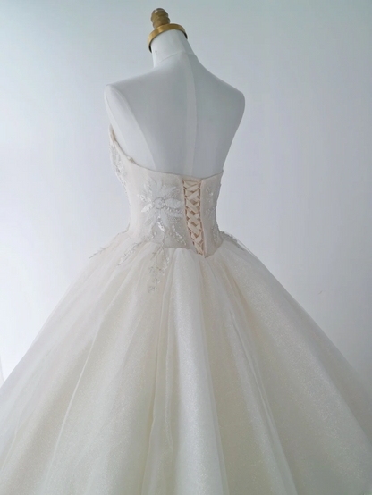 Robe de bal classique bustier en tulle blanc avec volants, traîne chapelle en dentelle, robes de mariée princesse MP075