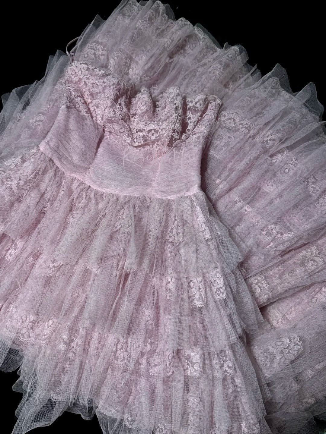 Robe de Bal Vintage sans Bretelles Thème Rétro pour Bal de Promo avec Volants Robe de Soirée Longue Années 2000 Inspiration Robes de Bal Tendance MP1181