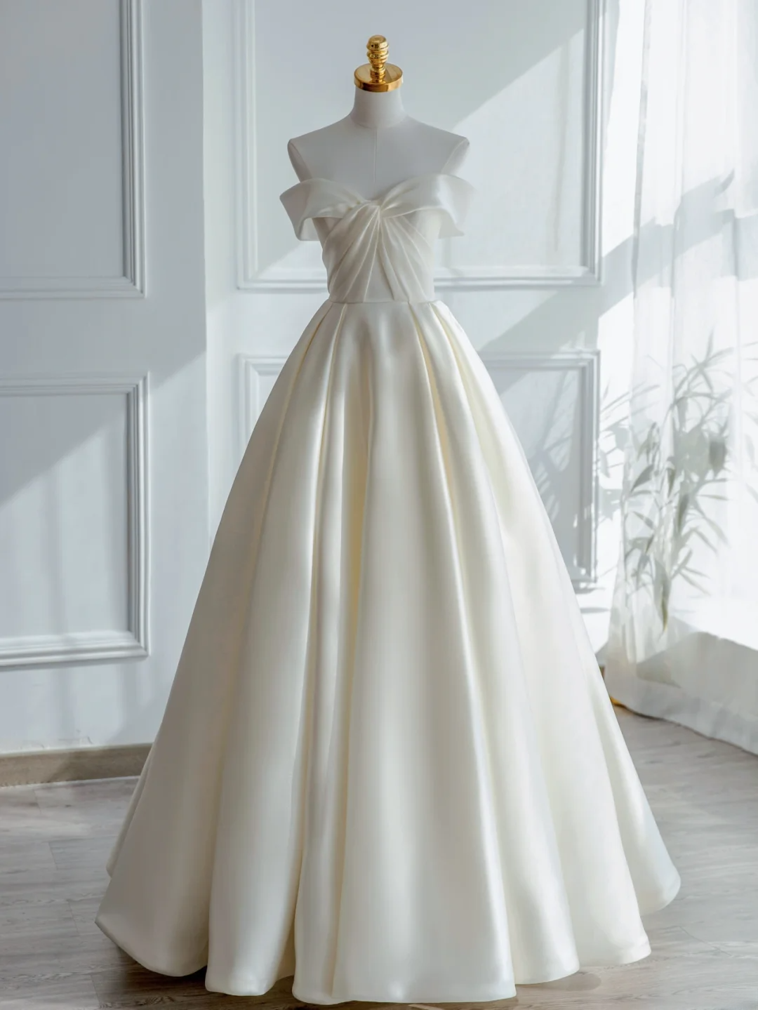 Simple Ball Gown Sweetheart Cap Sleeves Ivory With Ruffles Court Train Princess Bridal Gowns Wedding Dresses MP079