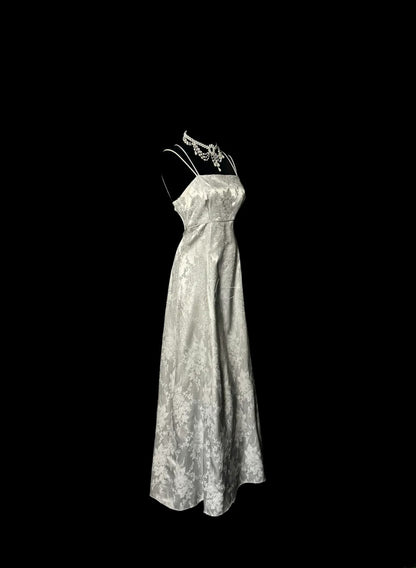 Élégante Robe de Bal Longue Formelle Grise sans Manches à Bretelles Fines Coupe Trapèze Inspiration Robe de Soirée MP1195