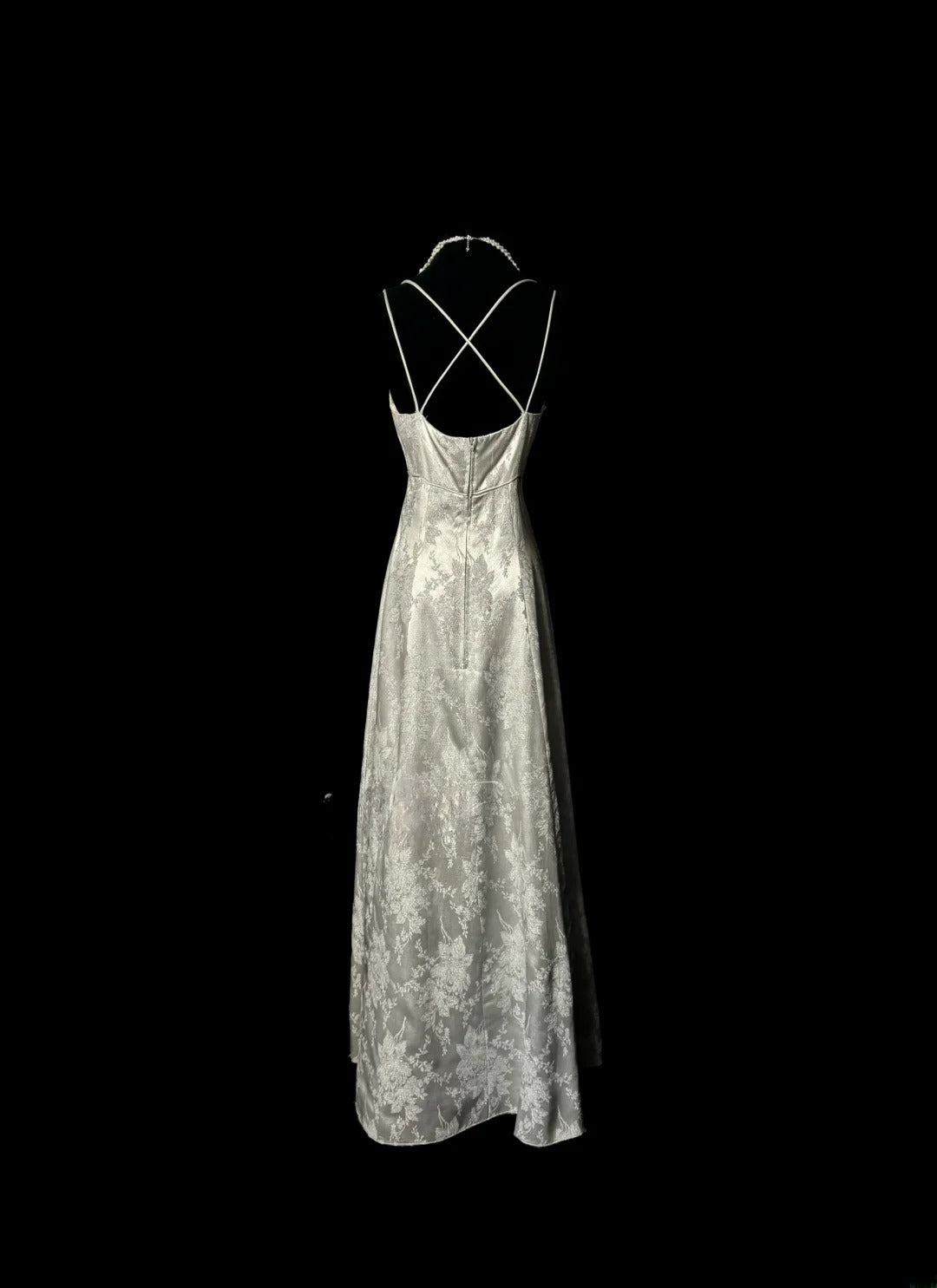 Élégante Robe de Bal Longue Formelle Grise sans Manches à Bretelles Fines Coupe Trapèze Inspiration Robe de Soirée MP1195