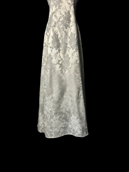 Élégante Robe de Bal Longue Formelle Grise sans Manches à Bretelles Fines Coupe Trapèze Inspiration Robe de Soirée MP1195