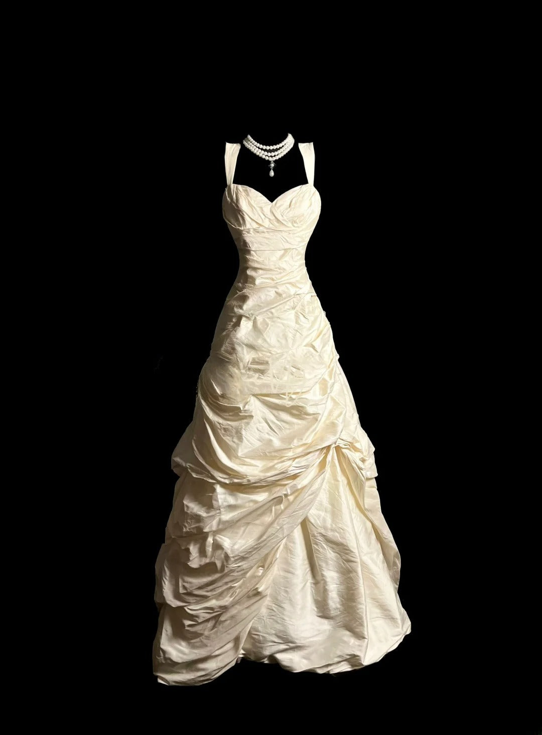Vintage Ball Gown 70s Sweetheart Taffeta Ivory With Ruffled Court Train Princess Bridal Gowns Wedding Dresses MP1429