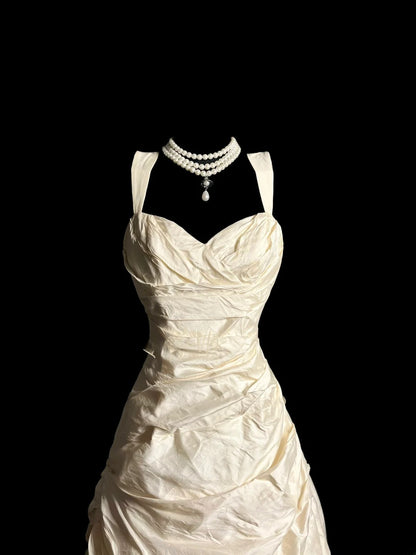 Vintage Ball Gown 70s Sweetheart Taffeta Ivory With Ruffled Court Train Princess Bridal Gowns Wedding Dresses MP1429