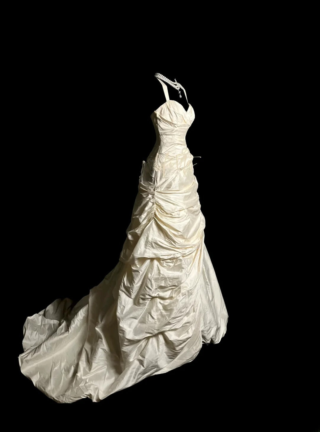 Vintage Ball Gown 70s Sweetheart Taffeta Ivory With Ruffled Court Train Princess Bridal Gowns Wedding Dresses MP1429