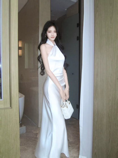 Sexy Meerjungfrau Neckholder Weißes Satin-Abschlussballkleid für Damen Partykleider Lange Abendoutfits MP172