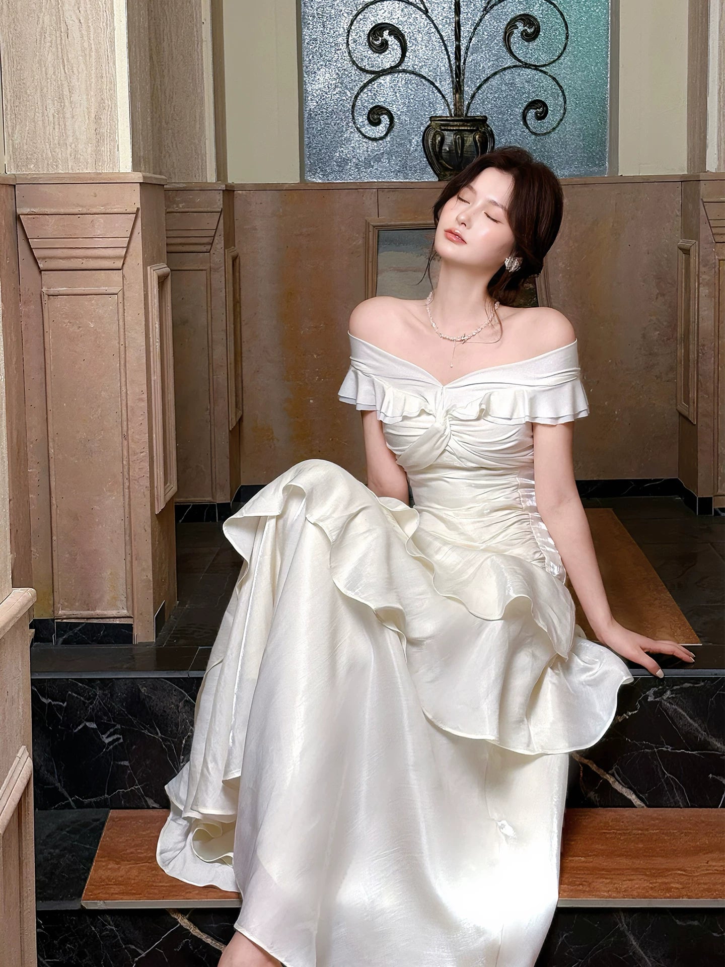 Idées de Robes de Soirée Plissées Blanches Simples Épaules Dénudées Style Sirène pour le 18ème Anniversaire de Femme, Tenues de Soirée MP111