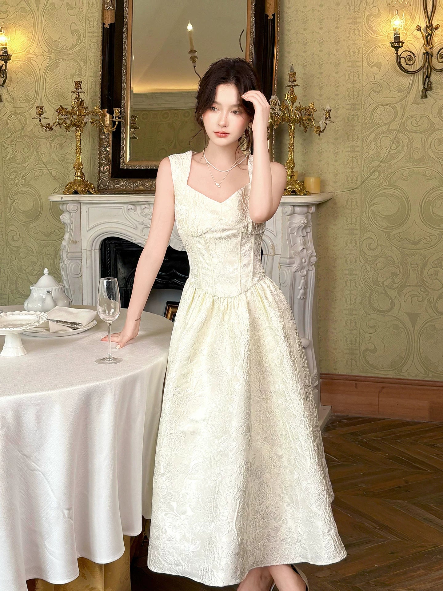 Charmante robe de soirée satinée ivoire, coupe trapèze, col en V, pour le 21e anniversaire d'une femme, tenue de soirée MP107