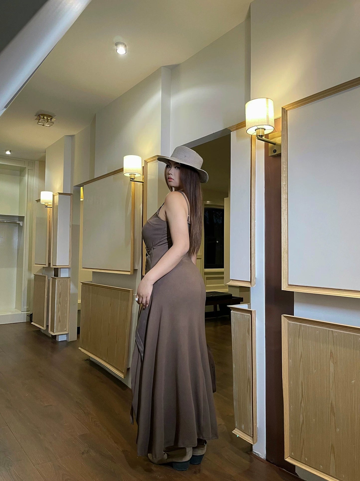 Plus-size sexy irregular spaghetti strap dress waist-cinching and slimming sleeveless long holiday dress MP083