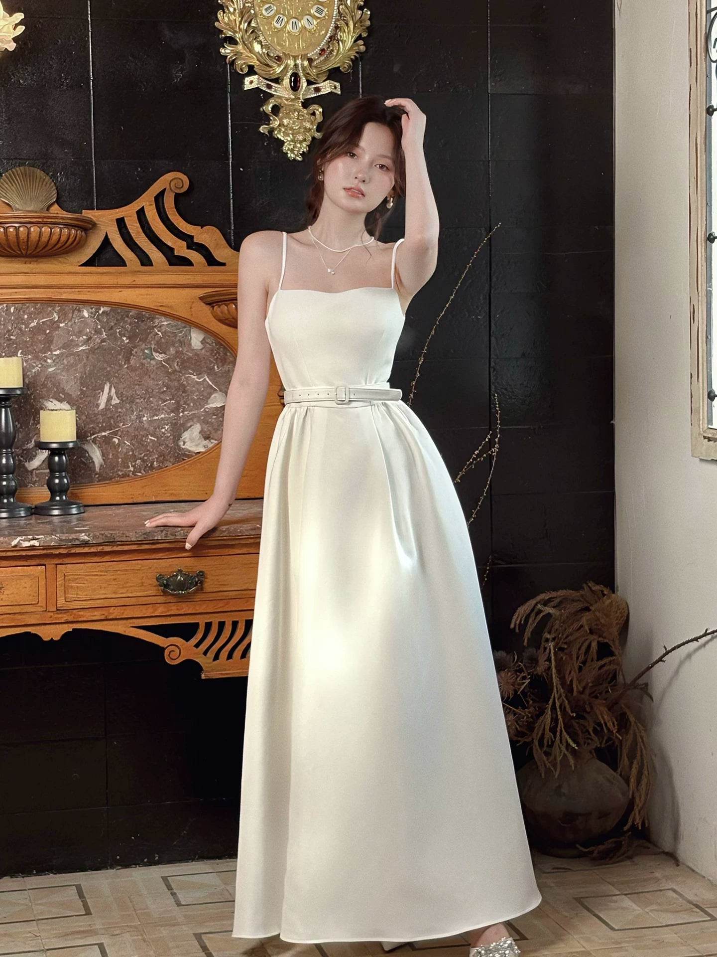 Günstige A-Linien-Spaghettiträger Weißes Satinkleid Ideen für Frauen 21. Geburtstag Abendkleid Nacht-Outfit MP116