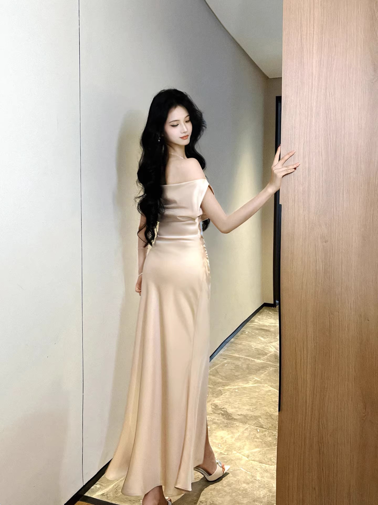 Sexy Meerjungfrau Neckholder Rosa Satin Sexy Ball für Frauen Partykleider Lange Abend-Outfits MP171