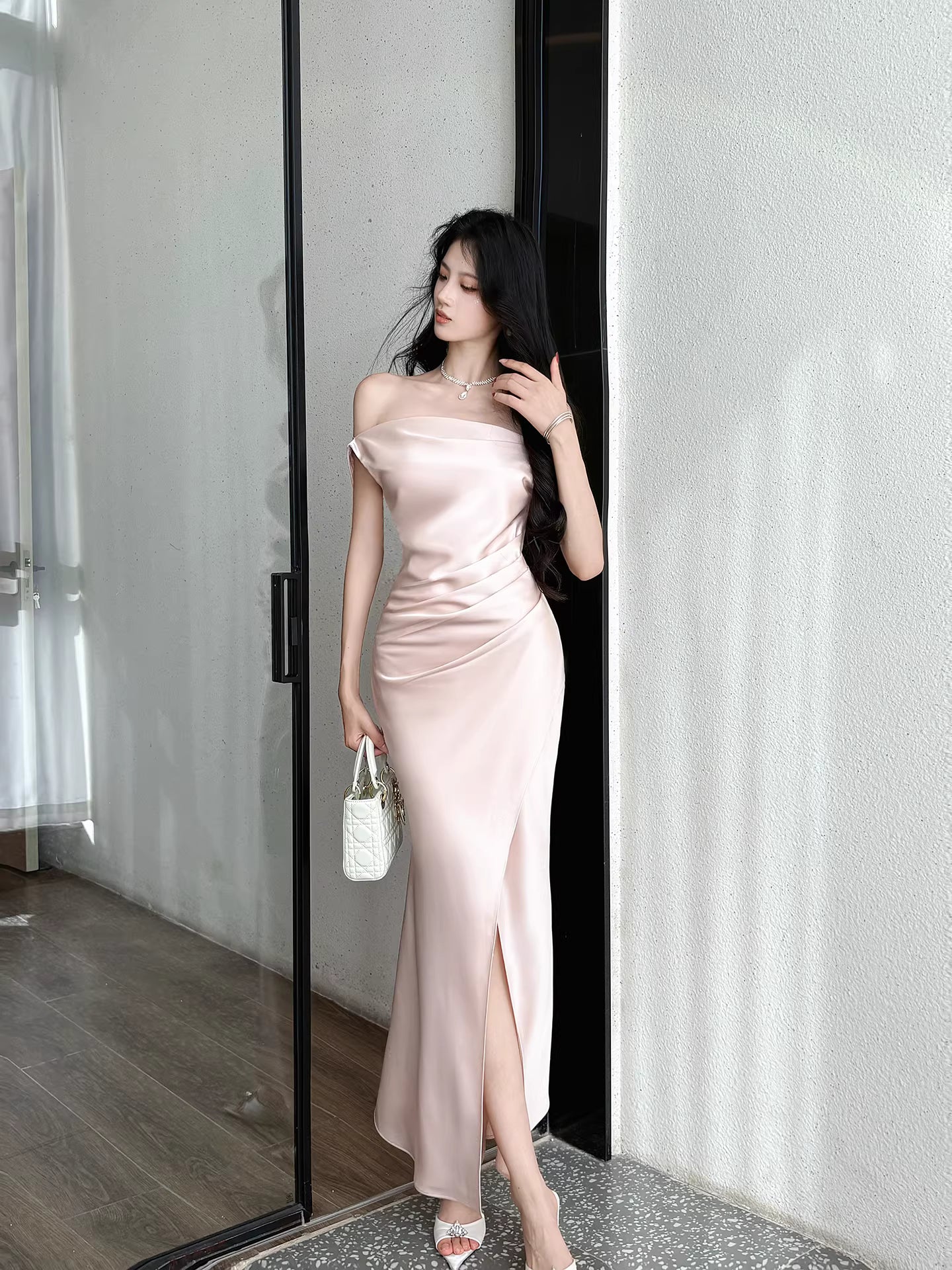 Sexy Meerjungfrau Neckholder Rosa Satin Sexy Ball für Frauen Partykleider Lange Abend-Outfits MP171