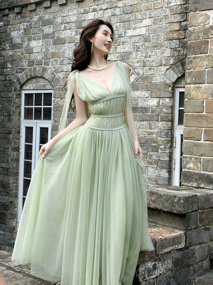 Einfaches A-Linien-Kleid mit V-Ausschnitt, salbeigrünem Tüll, Ideen für Damen, Ballkleider zum 18. Geburtstag MP096