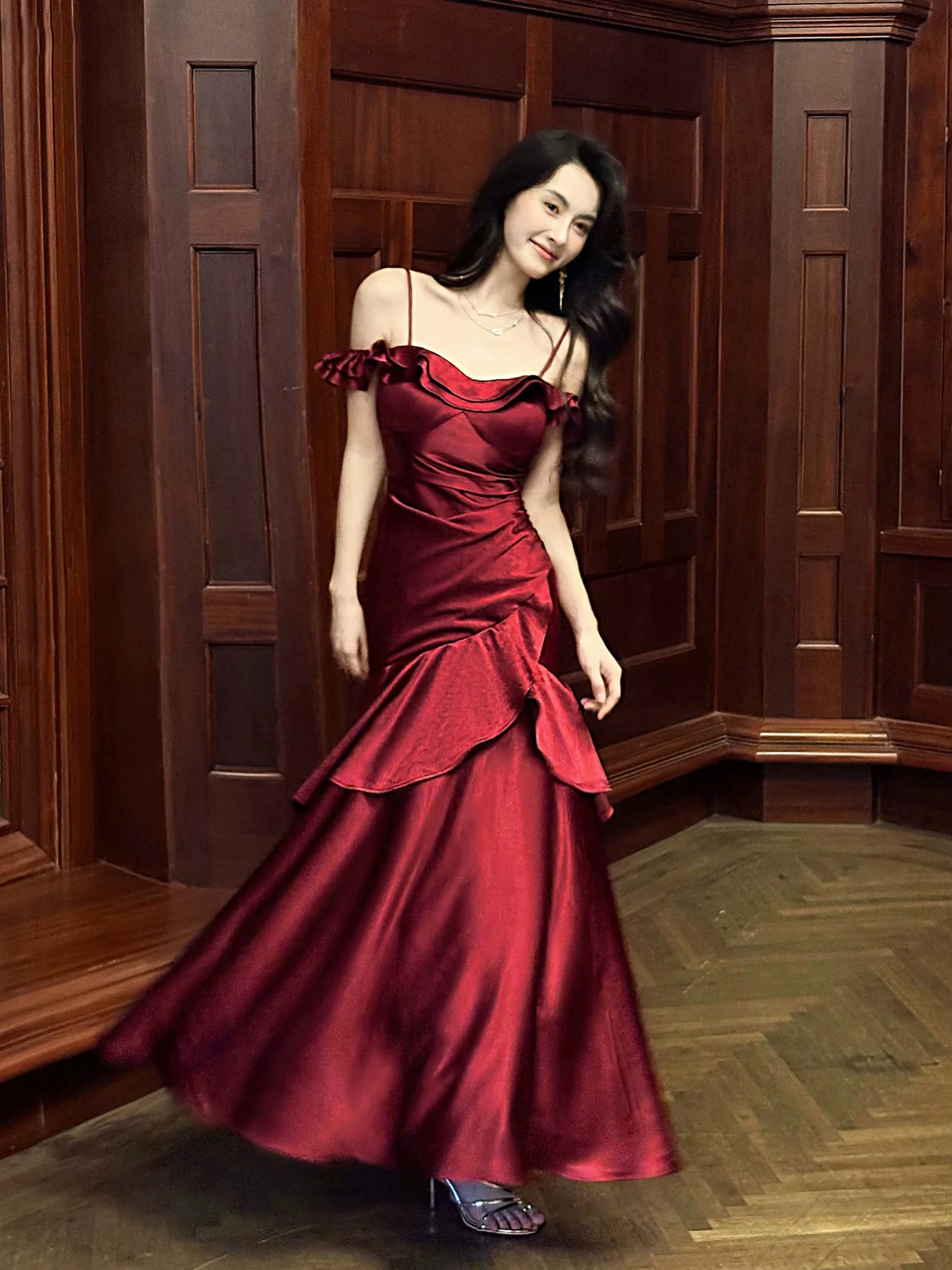 Sexy Meerjungfrau Spaghettiträger Burgunder Ideen für Frauen 18. Geburtstag Kleid Ballkleider MP094