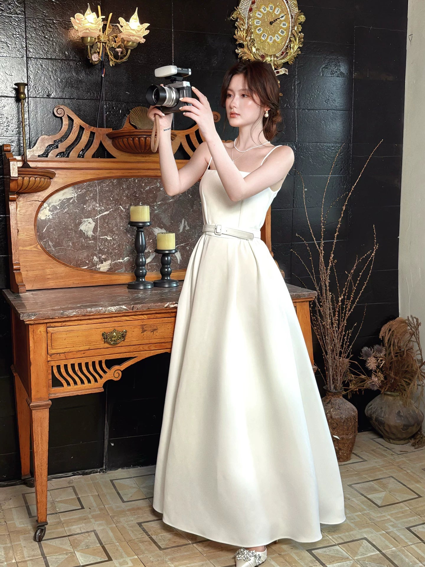 Günstige A-Linien-Spaghettiträger Weißes Satinkleid Ideen für Frauen 21. Geburtstag Abendkleid Nacht-Outfit MP116