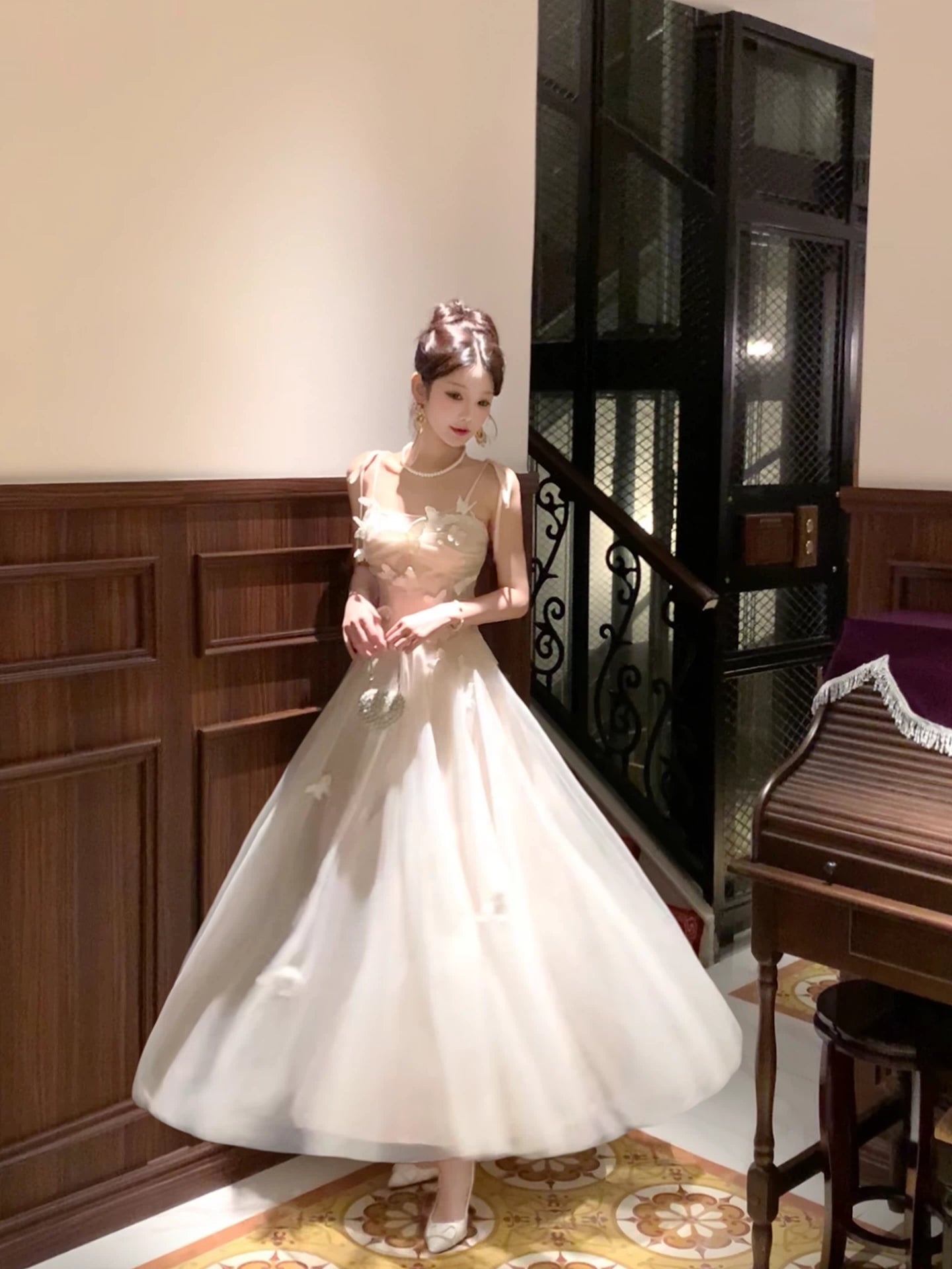 Élégante robe d'anniversaire pour femme 18 ans, en tulle ivoire, coupe trapèze et bretelles spaghetti, pour soirées et tenues de plage MP206