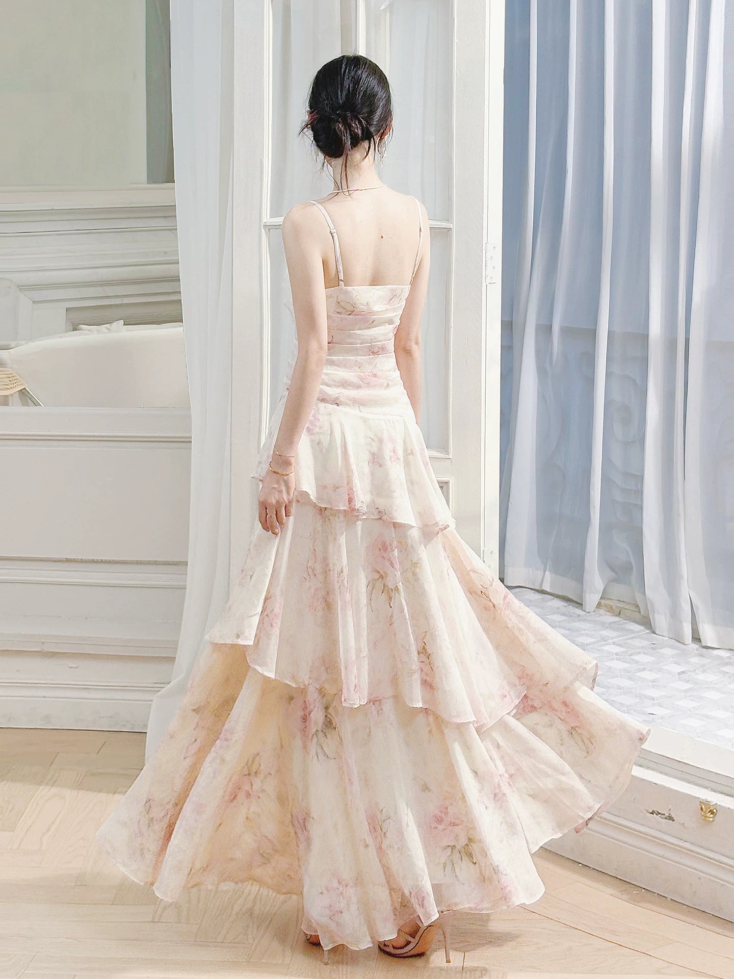 Idées de Robe de soirée queue de sirène simple en mousseline florale à bretelles spaghetti pour femme, tenue de soirée pour impressionner le 21e anniversaire MP112