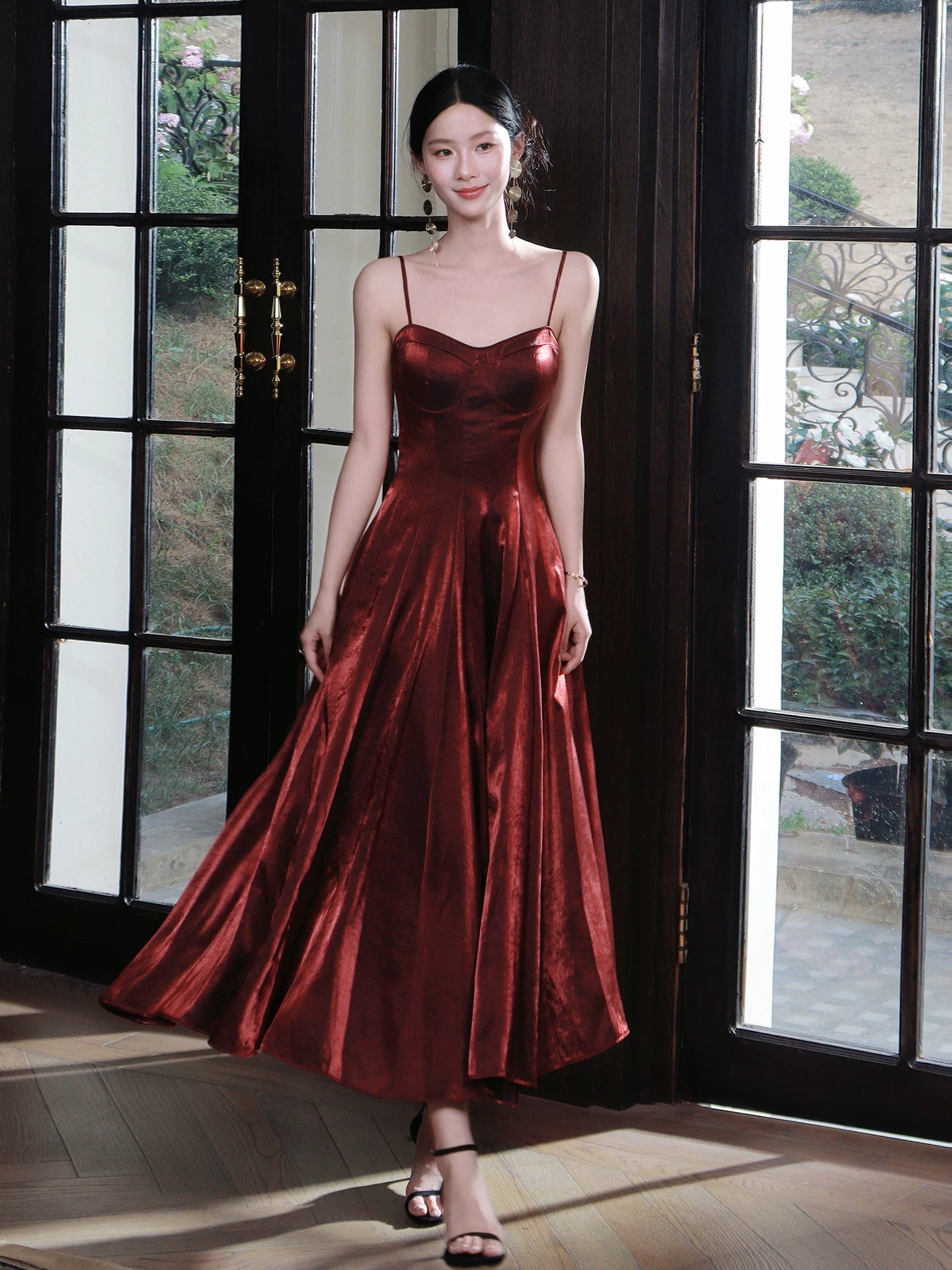 Robe de soirée élégante pour femme, style simple ligne A, fines bretelles, en satin bordeaux, idéale pour un 21e anniversaire, tenue de soirée MP102