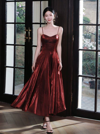 Robe de soirée élégante pour femme, style simple ligne A, fines bretelles, en satin bordeaux, idéale pour un 21e anniversaire, tenue de soirée MP102