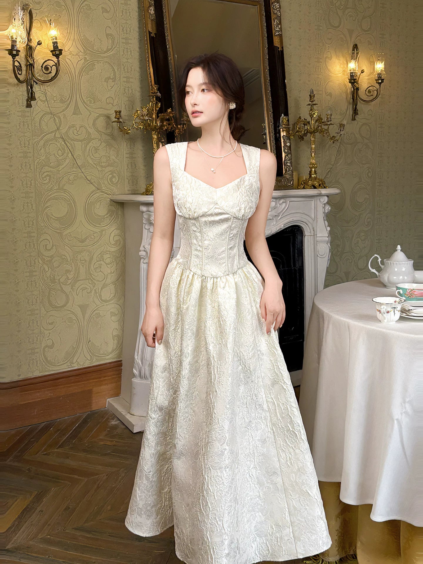 Charmante robe de soirée satinée ivoire, coupe trapèze, col en V, pour le 21e anniversaire d'une femme, tenue de soirée MP107