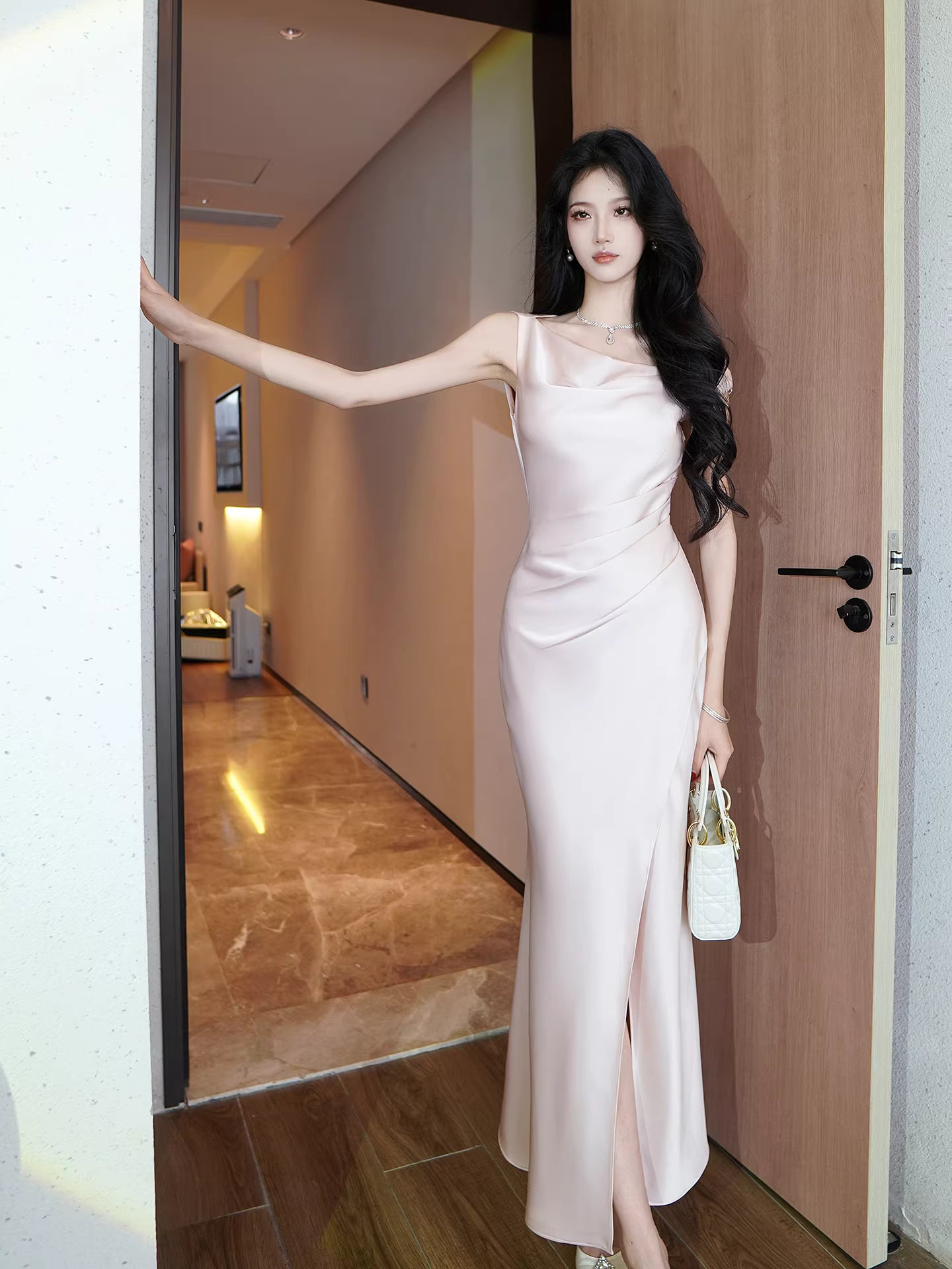 Sexy Meerjungfrau Neckholder Rosa Satin Sexy Ball für Frauen Partykleider Lange Abend-Outfits MP171