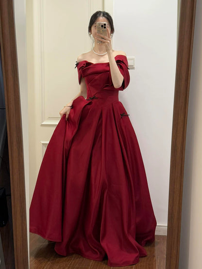 Elegantes A-Linien Off-Shoulder Rotes Satin Maxi Abendkleid Hochzeitsbankette Abendkleider MP151