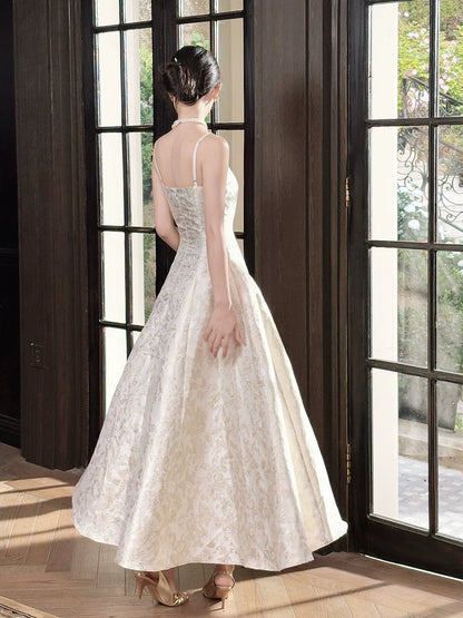 Robe de soirée élégante en satin ivoire à bretelles spaghetti et motif floral, coupe trapèze simple pour femme, parfaite pour un 21e anniversaire ou une soirée, MP101