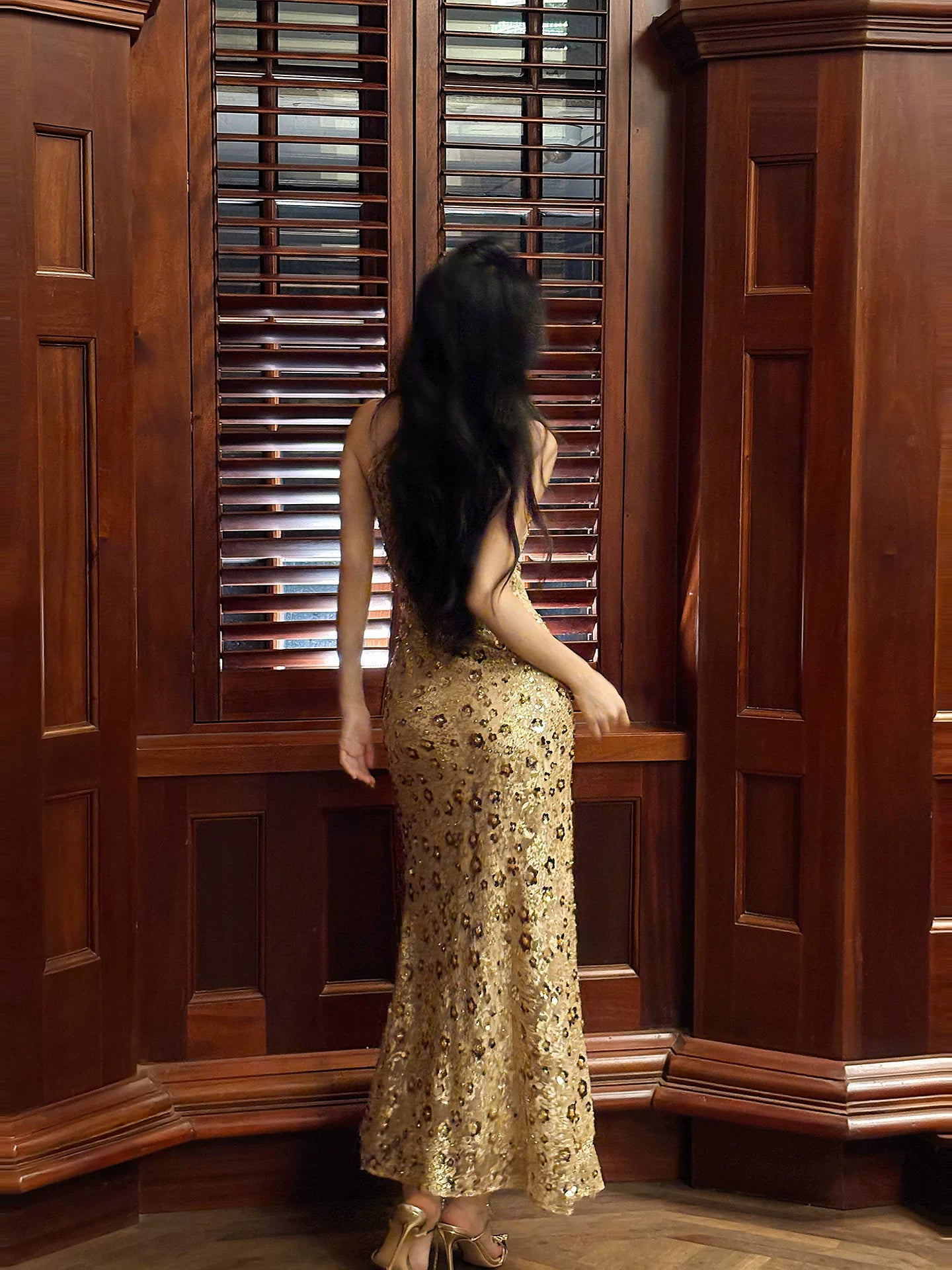 Robe de soirée à paillettes dorées pour femme, tenue de soirée à bretelles spaghetti, idéale pour un 21e anniversaire, MP099