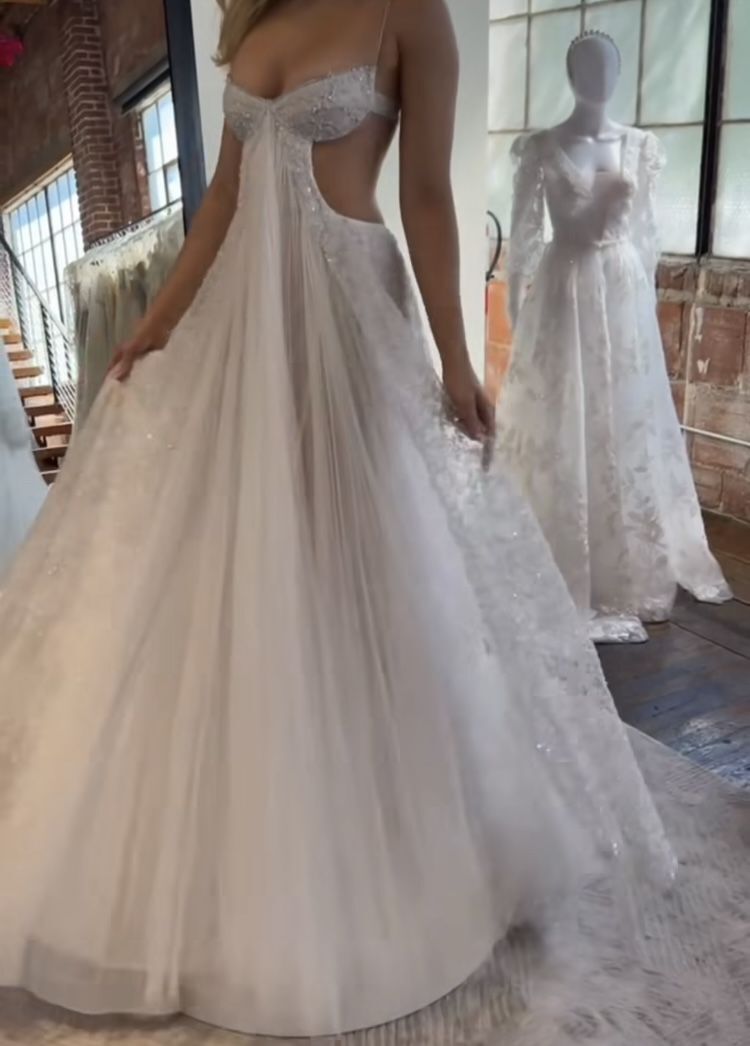 Glamorous A Line Spaghetti Strap White Sequined Sleeveless Long Prom Dresses MP711