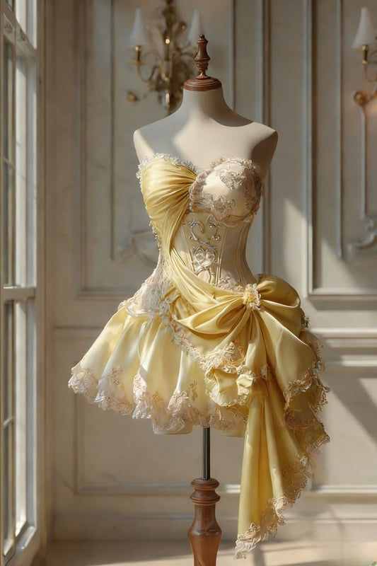 Prinzessin Ballkleid Herzförmiger Ausschnitt Gelber Satin Mit Spitze Abschlussball Kurzes Homecoming Kleid 15. Geburtstag Outfits MP874