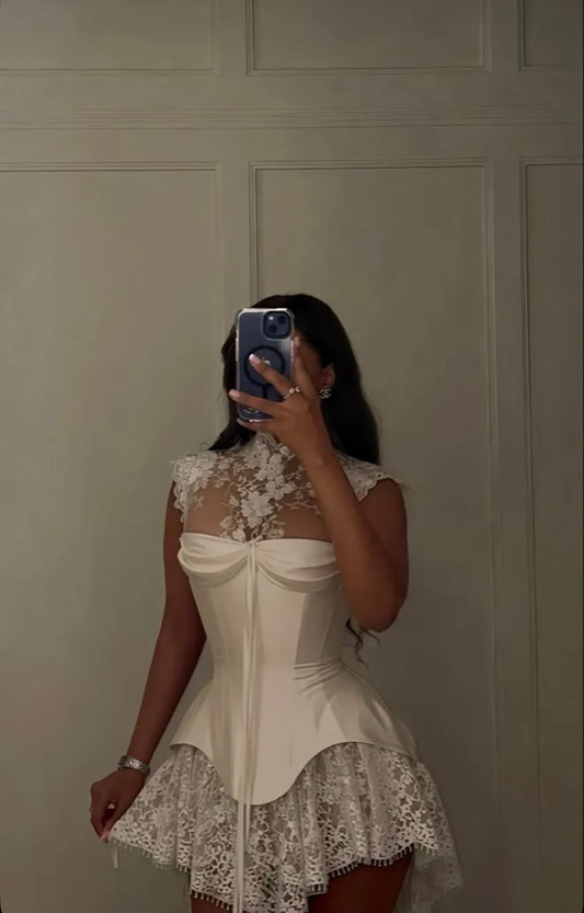 Prinzessin Ballkleid Hochgeschlossen Weiß Spitze Satin Abschlussball Kurzes Heimkehrkleid 15. Geburtstag Outfits MP883