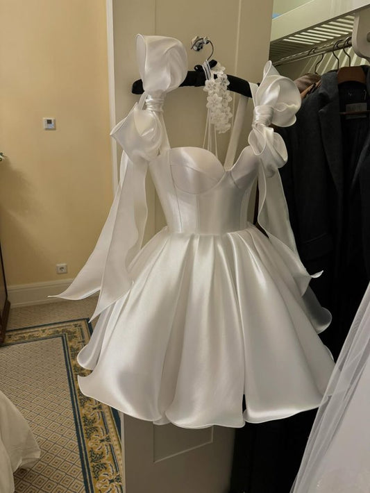 Niedliches Ballkleid, Spaghettiträger, weißer Satin, kurze Outfits zum 16. Geburtstag, Heimkehrkleider MP889