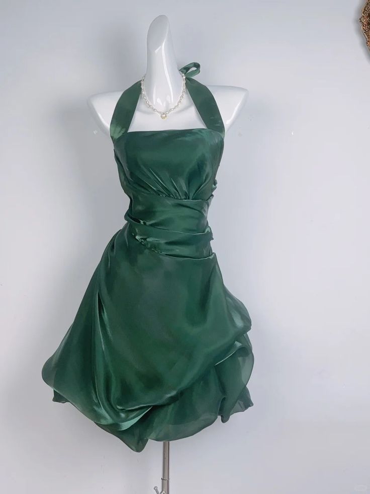 Robe courte de bal de promo à col halter à fleurs vert foncé vintage MP317