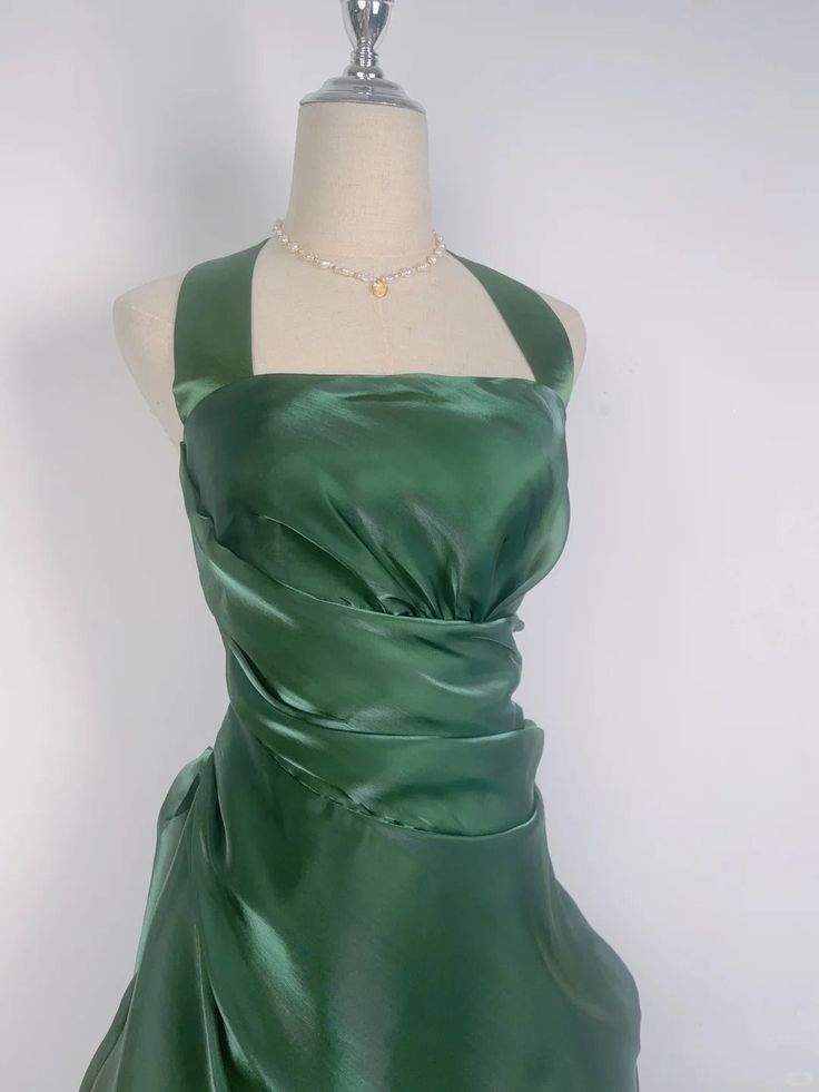 Robe courte de bal de promo à col halter à fleurs vert foncé vintage MP317