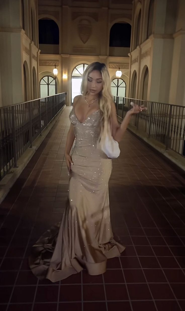 Vintage Mermaid Spaghetti Straps Champagne Sleeveless Prom Dresses Long Formal Dress Graduation Gown MP478